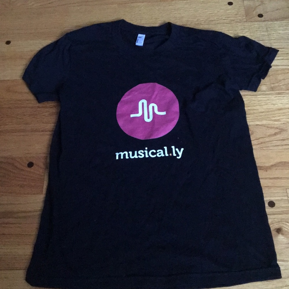 Music.ly shirt